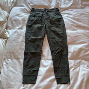 Athleta Women’s Dark Green Johger Pants